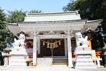 神社で撮影するフォトウェディング